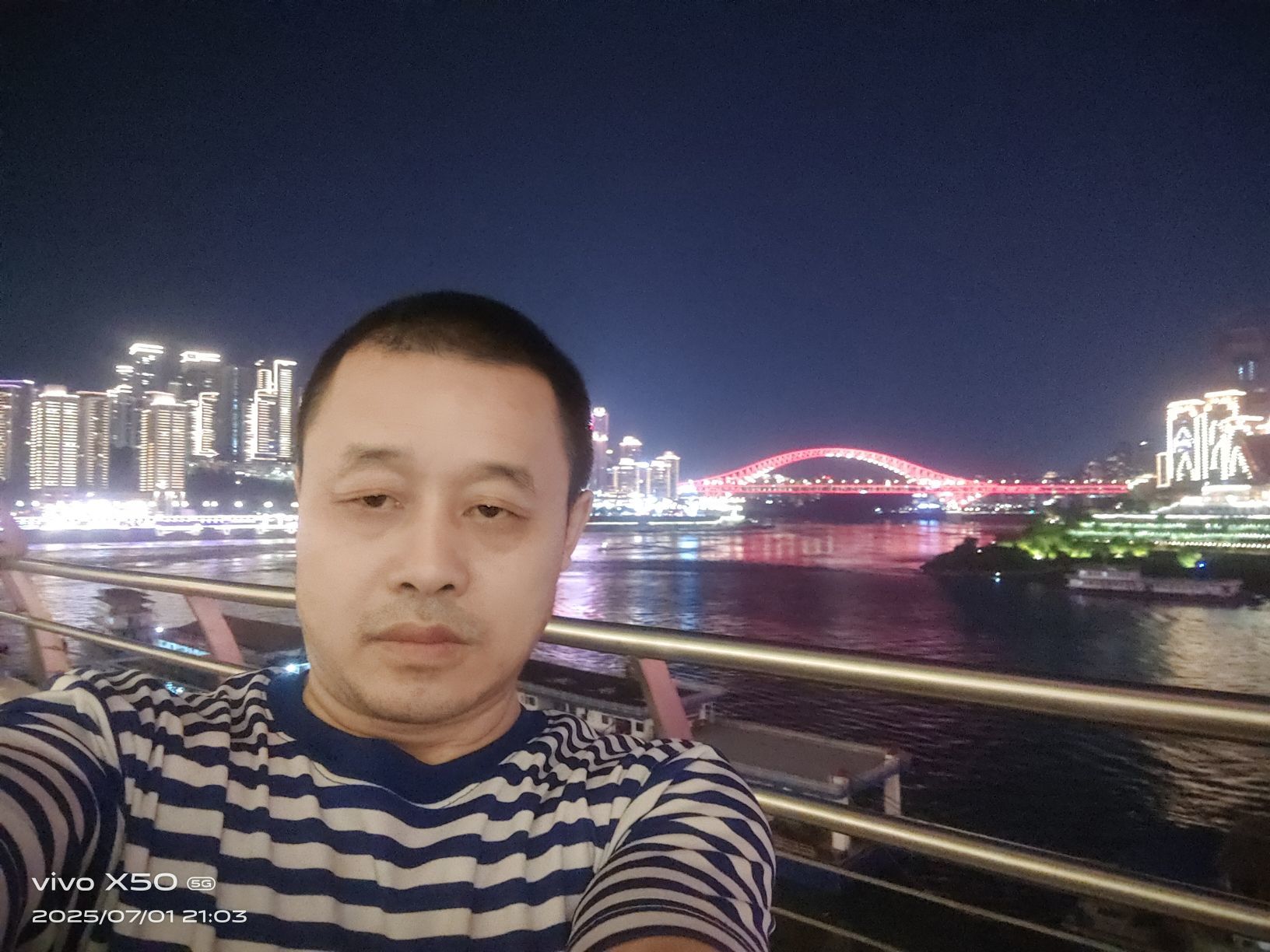 杨文海鼎流体育主播图片