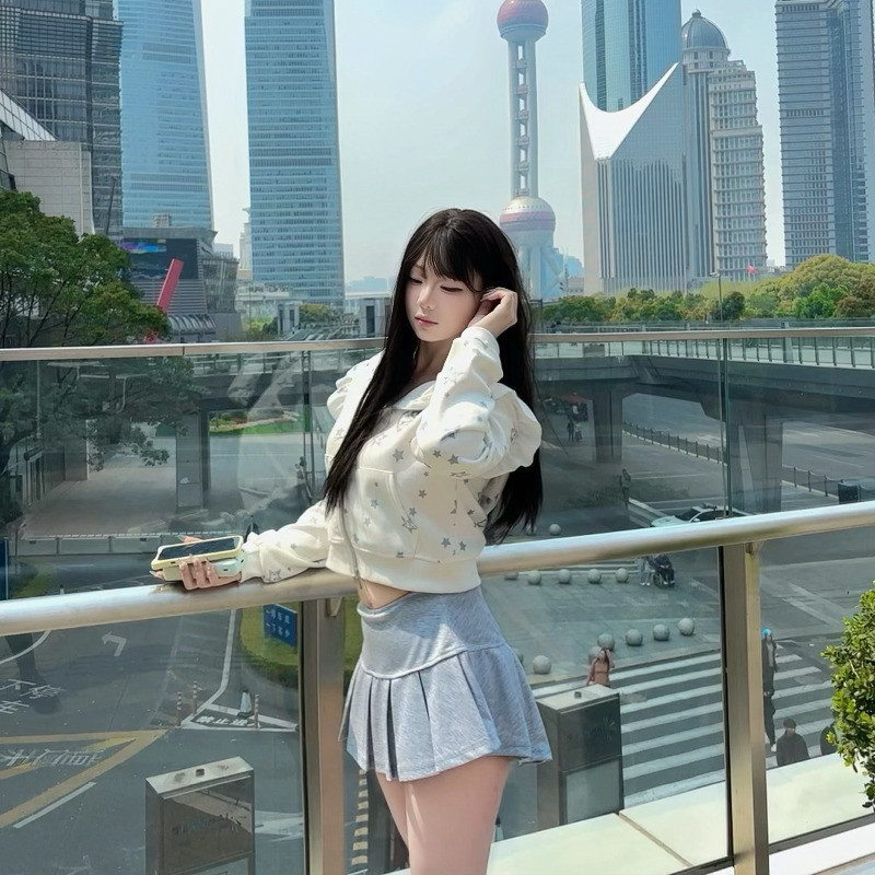 新人-初夏海报