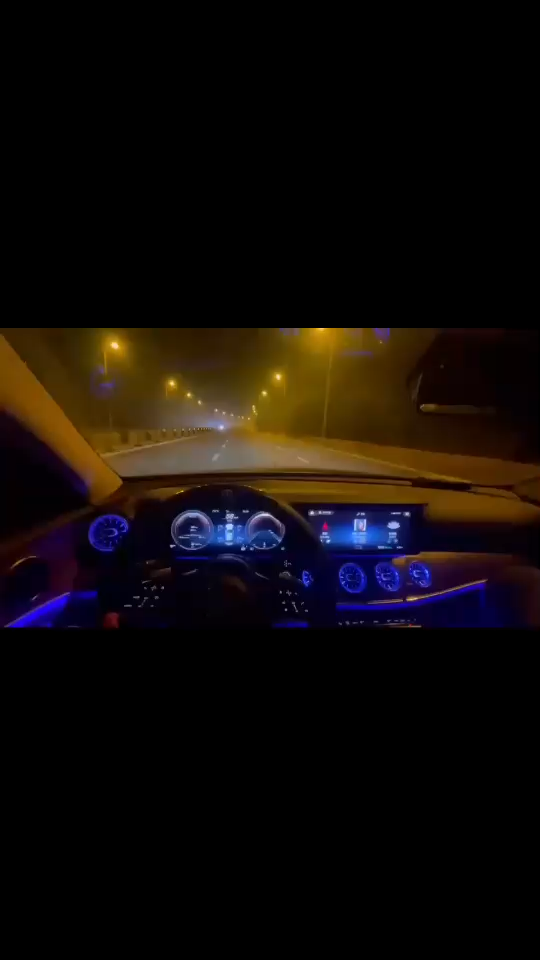 晚风吹行舟 花路入溪