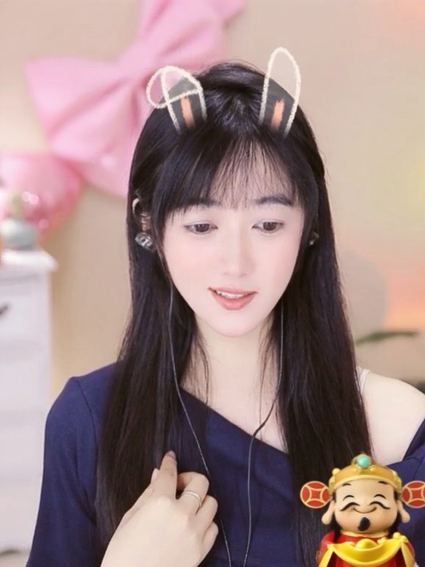 苹果树下玩ipad的图片