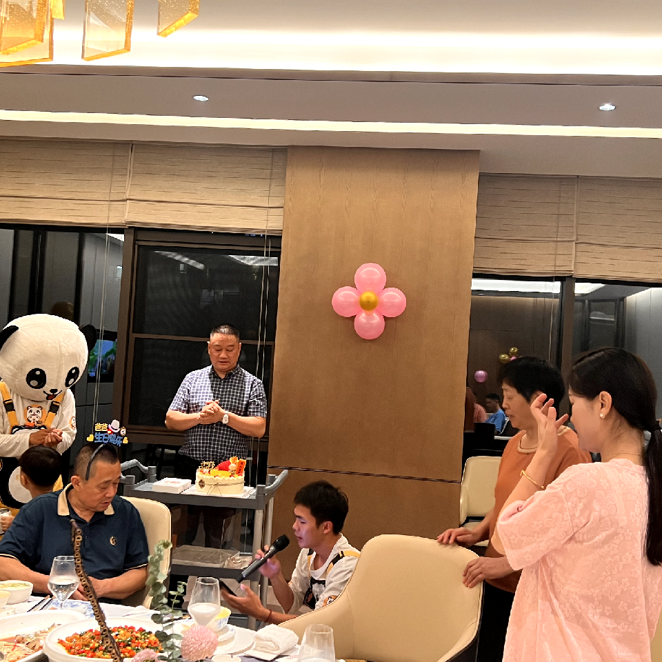 俗人宝宝海报