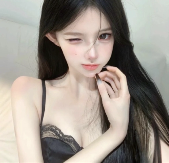 薇薇5200海报