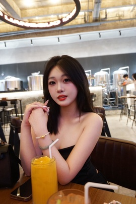 樊子吖的图片