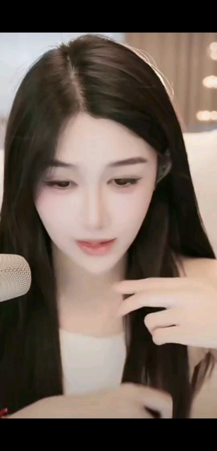 青姐的头发真好，闻着可香。