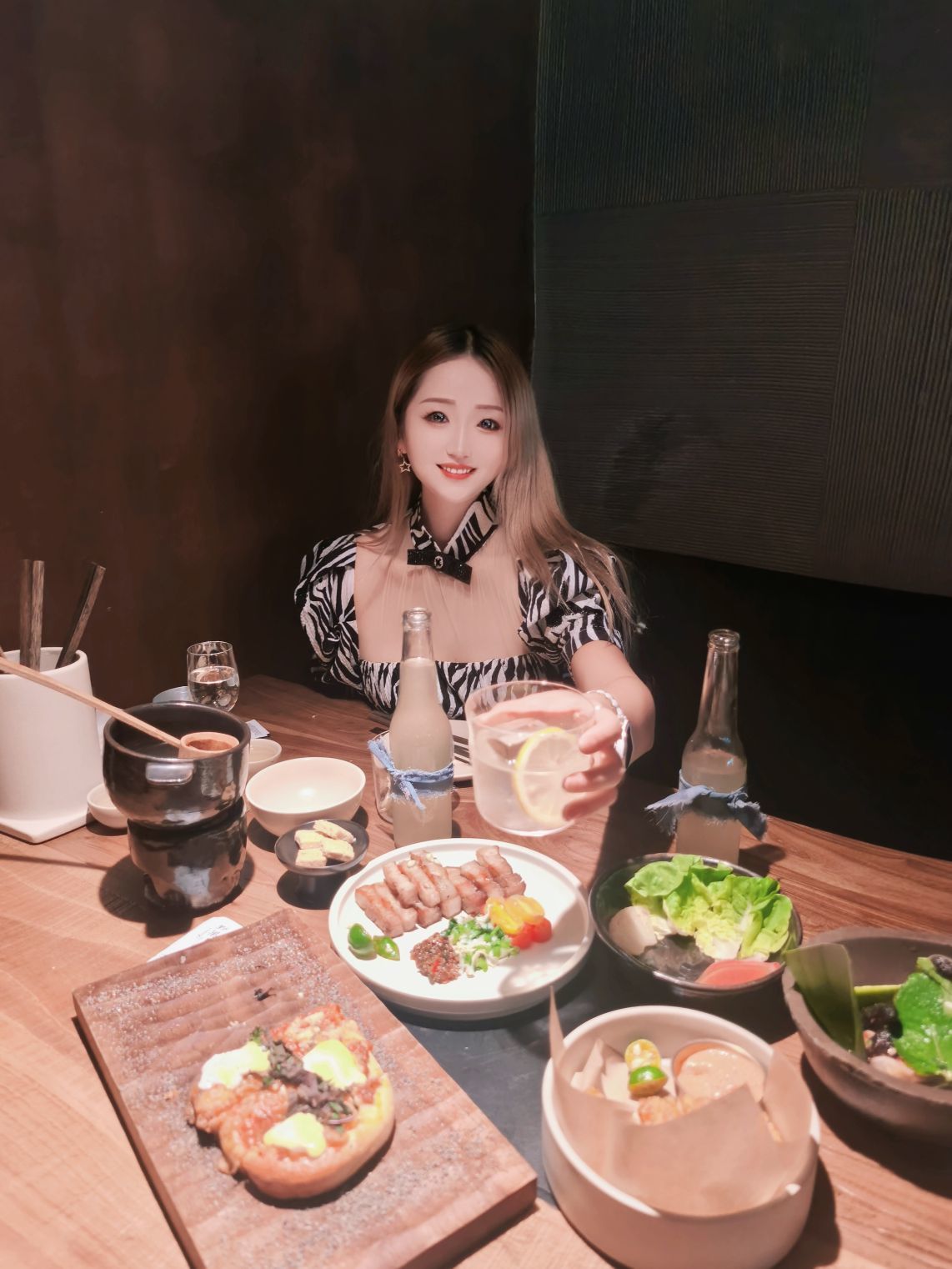 ??艾萌萌唱歌主播圖片