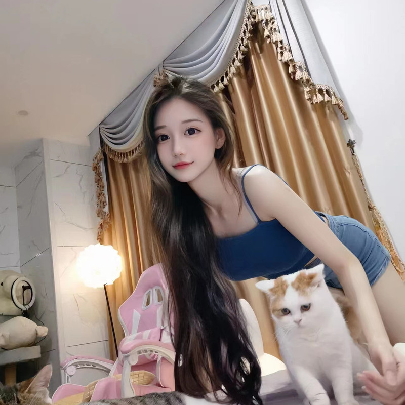 小伊很白