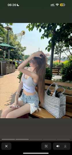 柠檬饱饱🧁海报