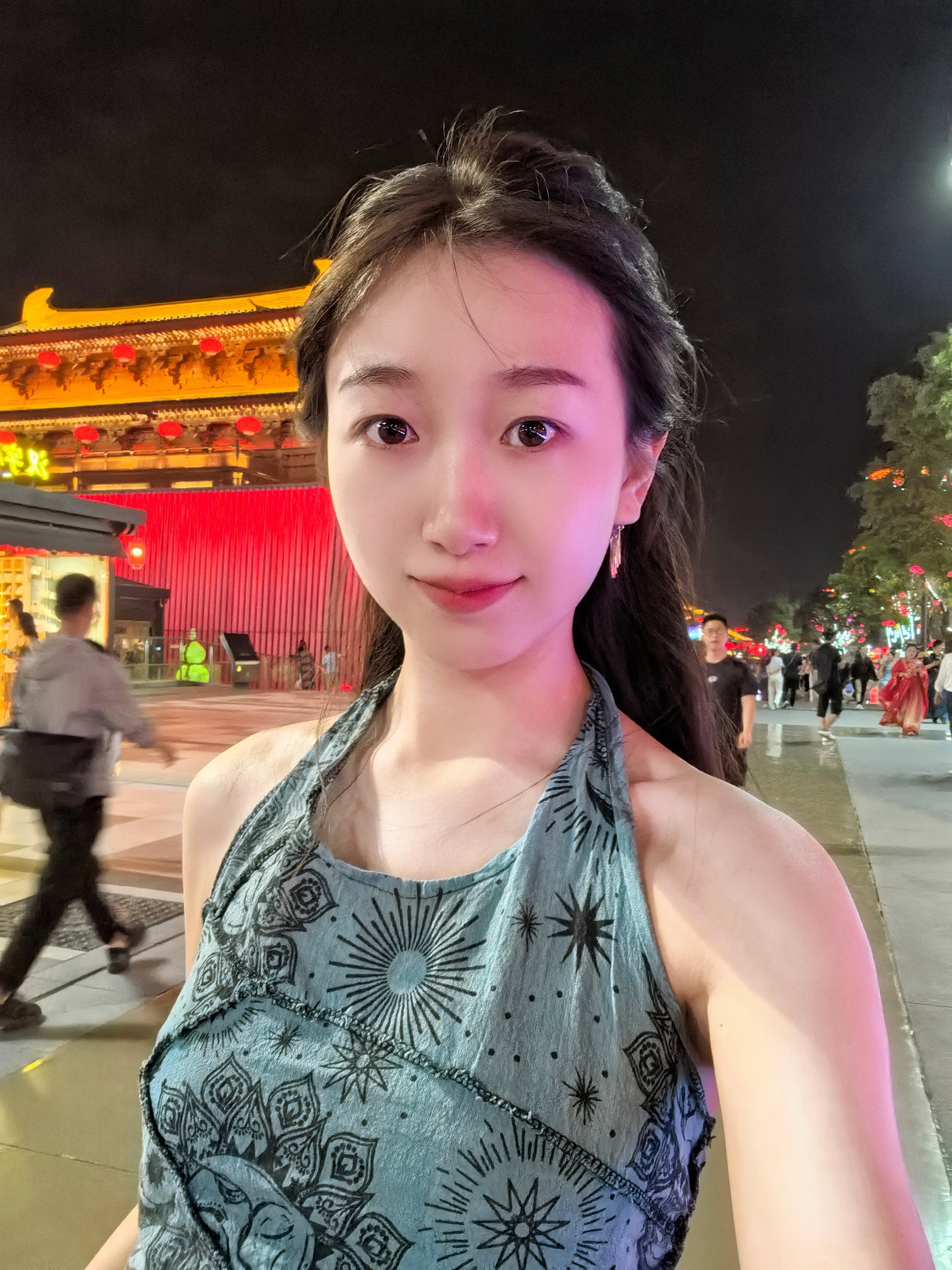 ღ瑋玮主播图片
