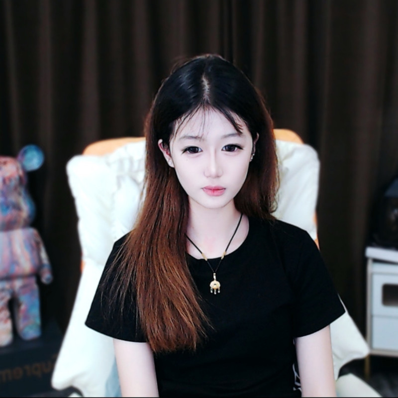 新人倩妮吖海报