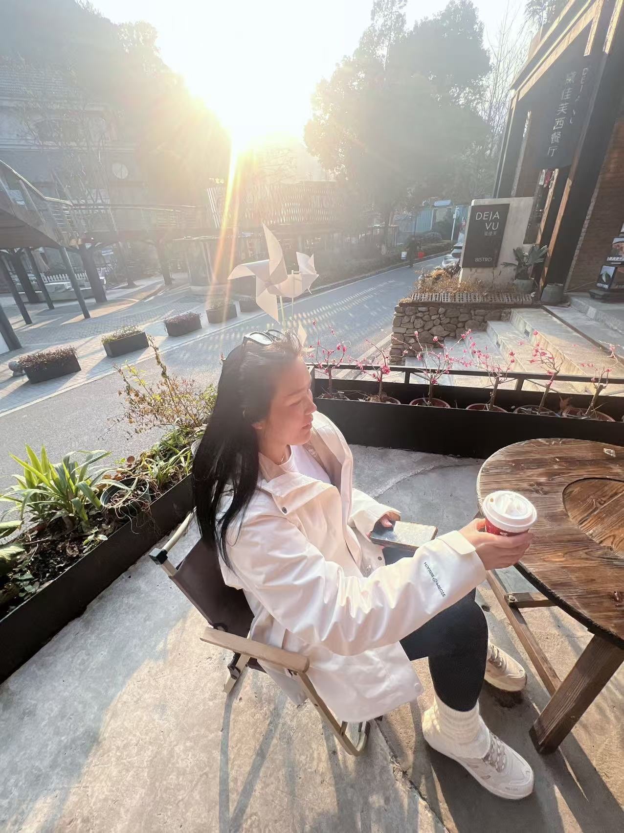 温婉不饿主播图片