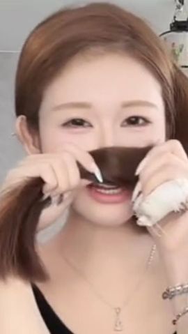 二两桃花醉今生的图片