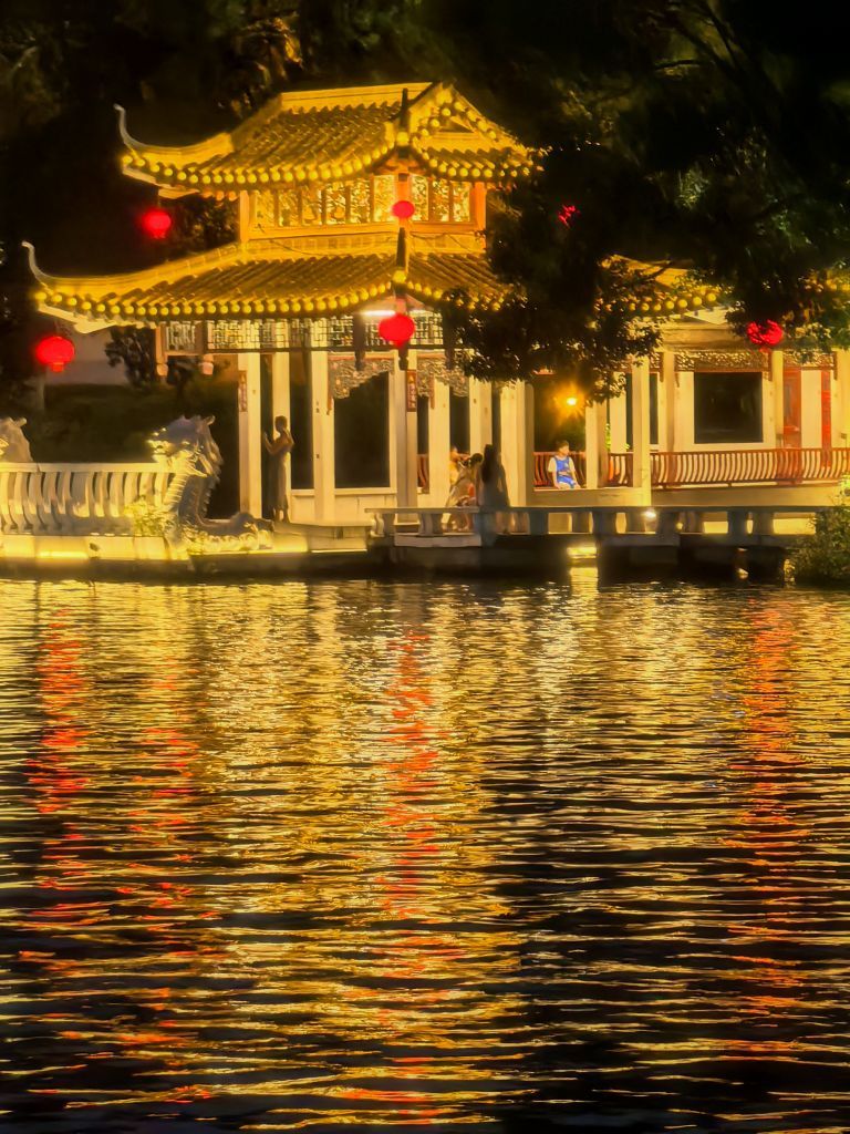 ☜花香染晨☞的图片