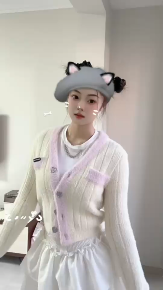 此时的小鱼还很青涩哈