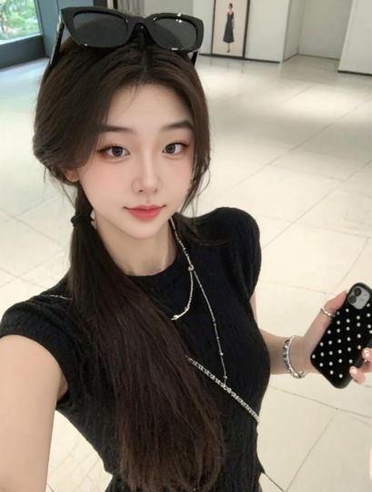 筱芯🦄甜妹海报