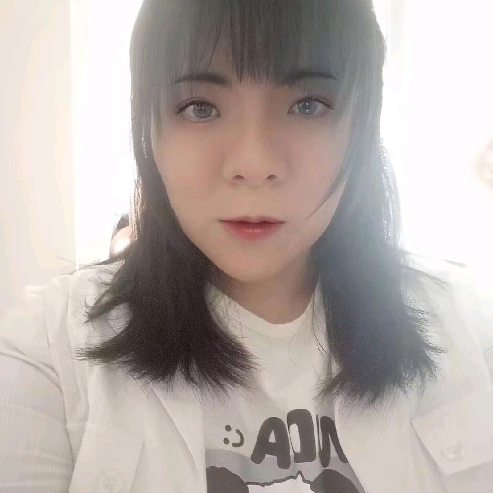 满眼皆是美好温柔笑容海报