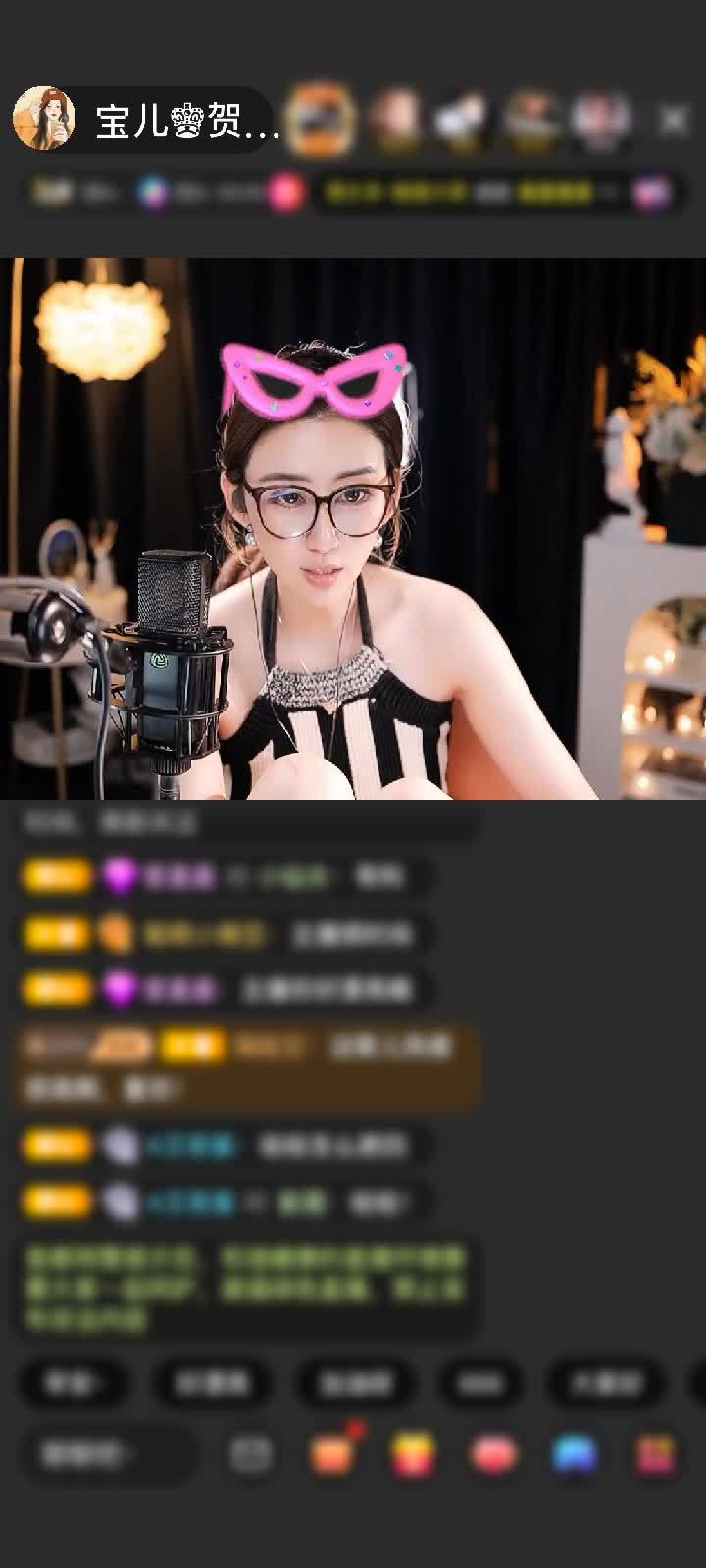 感谢淡忘過去a赠送满满的爱1个