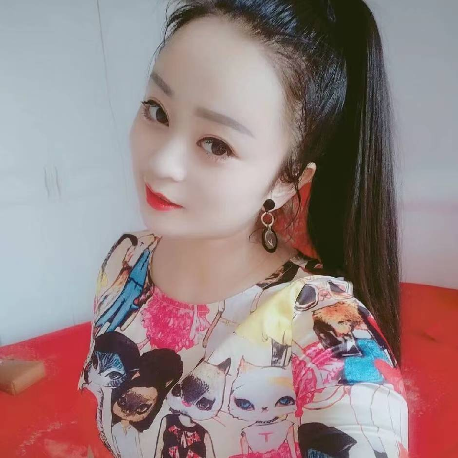 粉色迷人海报