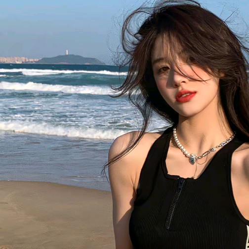 月儿🎀（倔丫头）海报