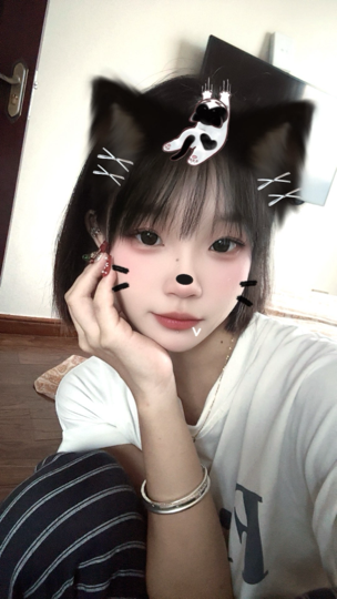 新人兔兔求抱抱海报