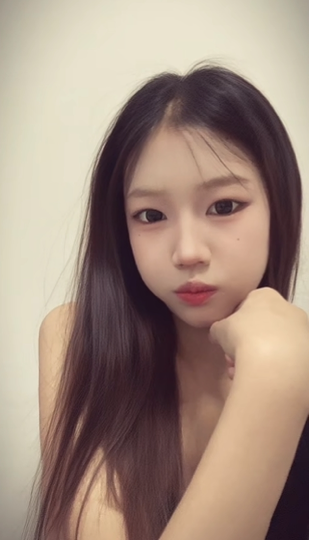 彤欧尼^海报
