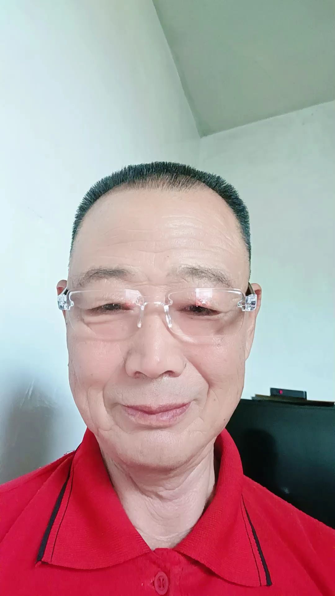 MobO73943l的主播照片