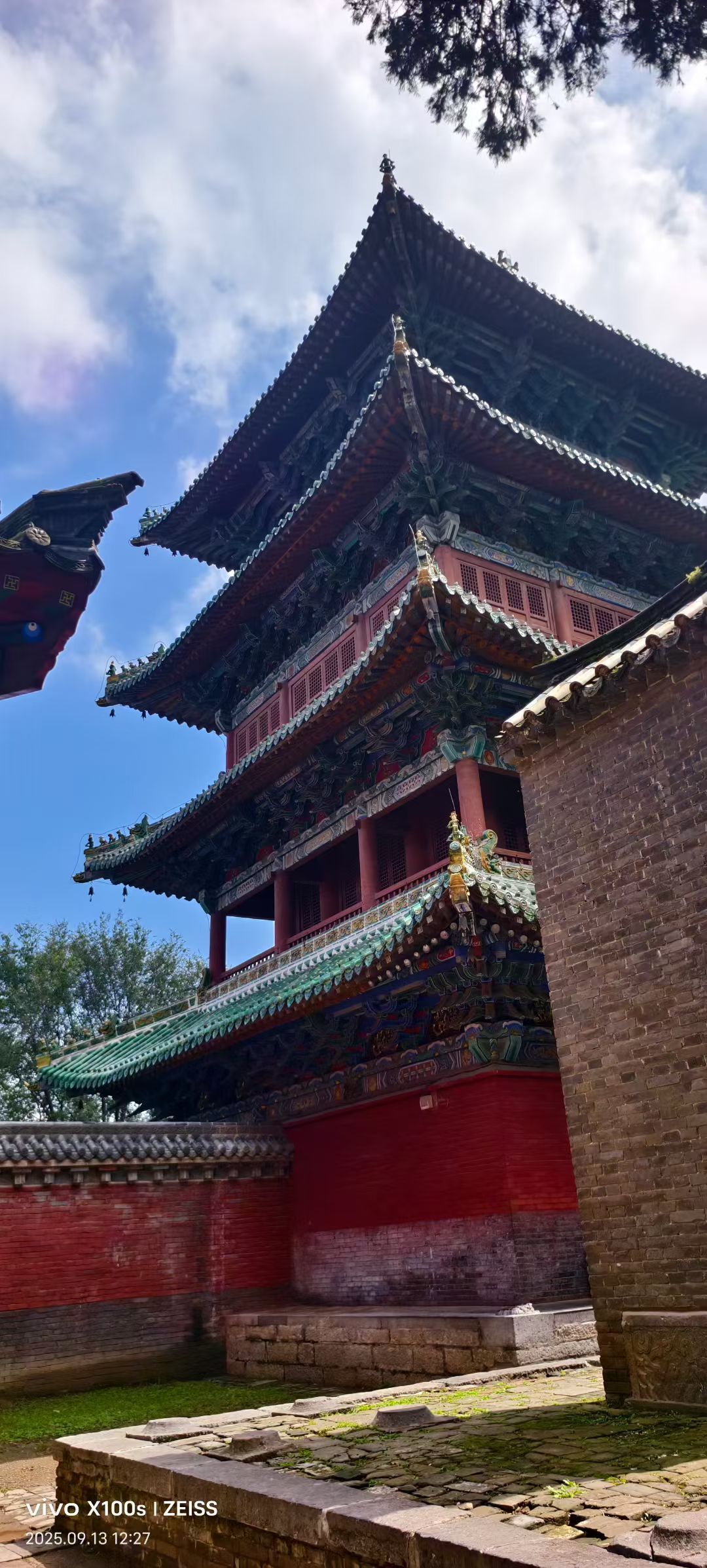 妞妞徒步三亞的主播照片