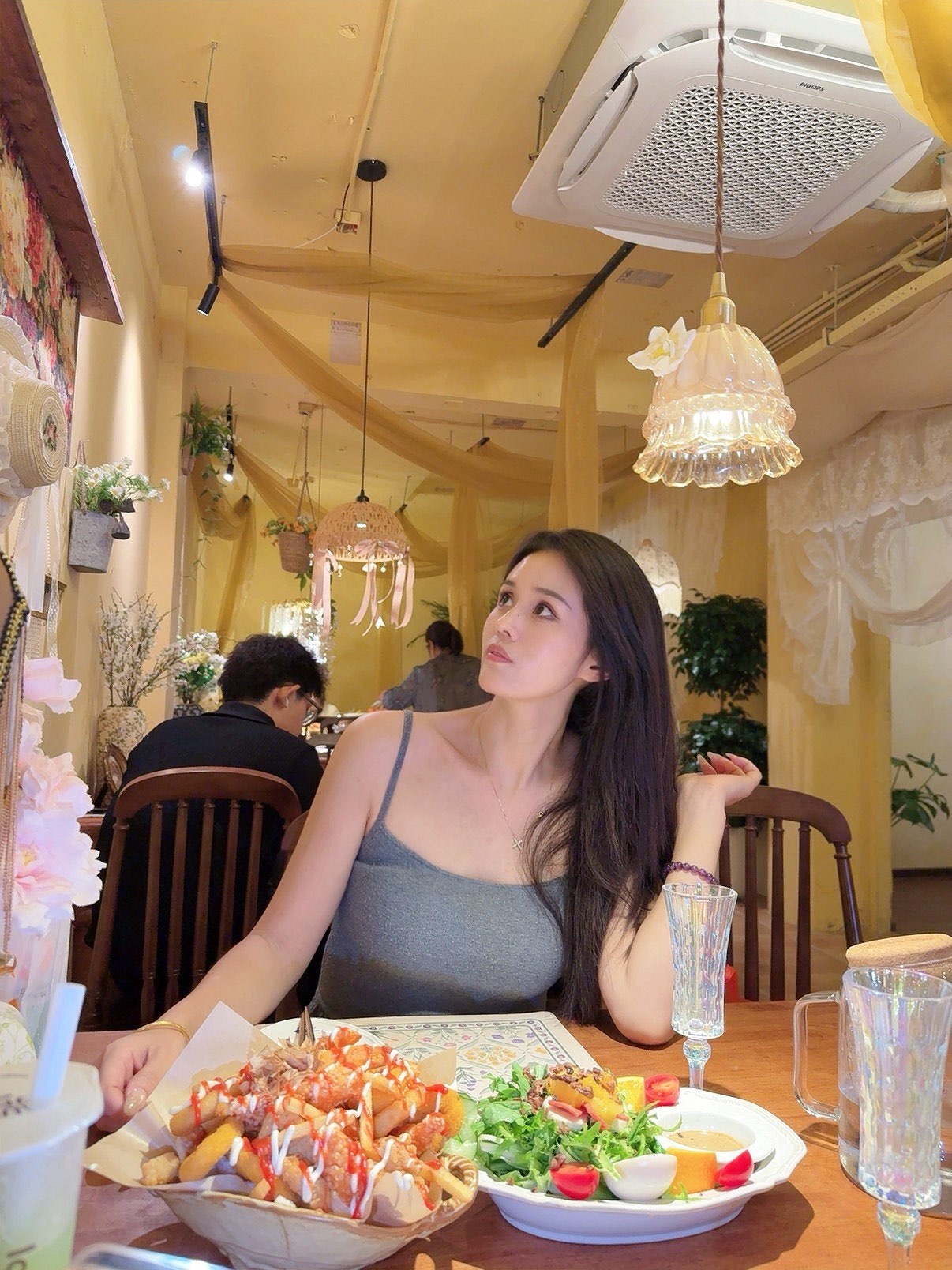 灵儿💗唱歌滴主播图片