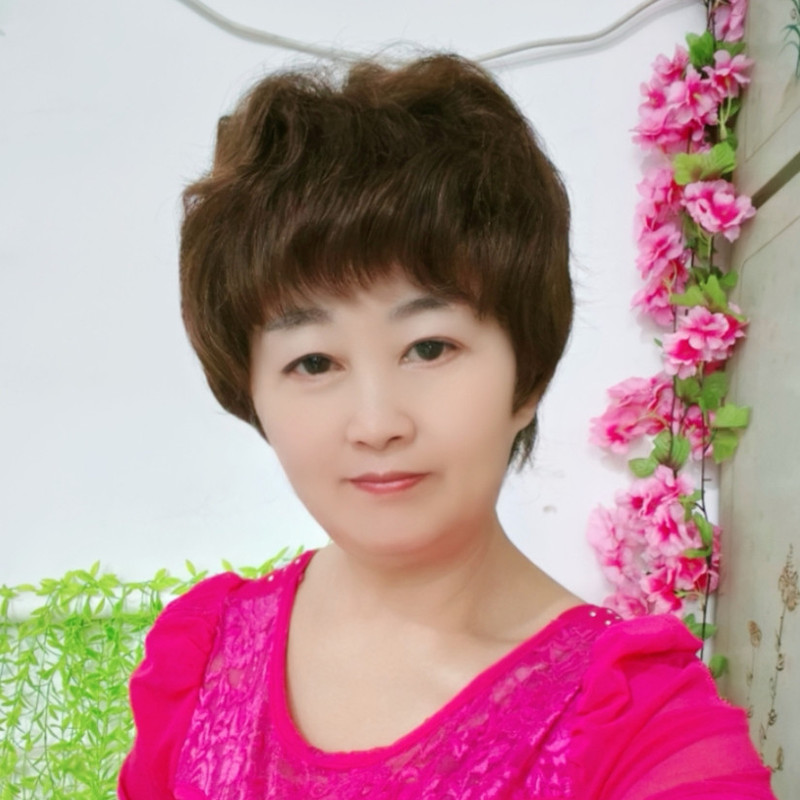 依依Q交友的主播海报