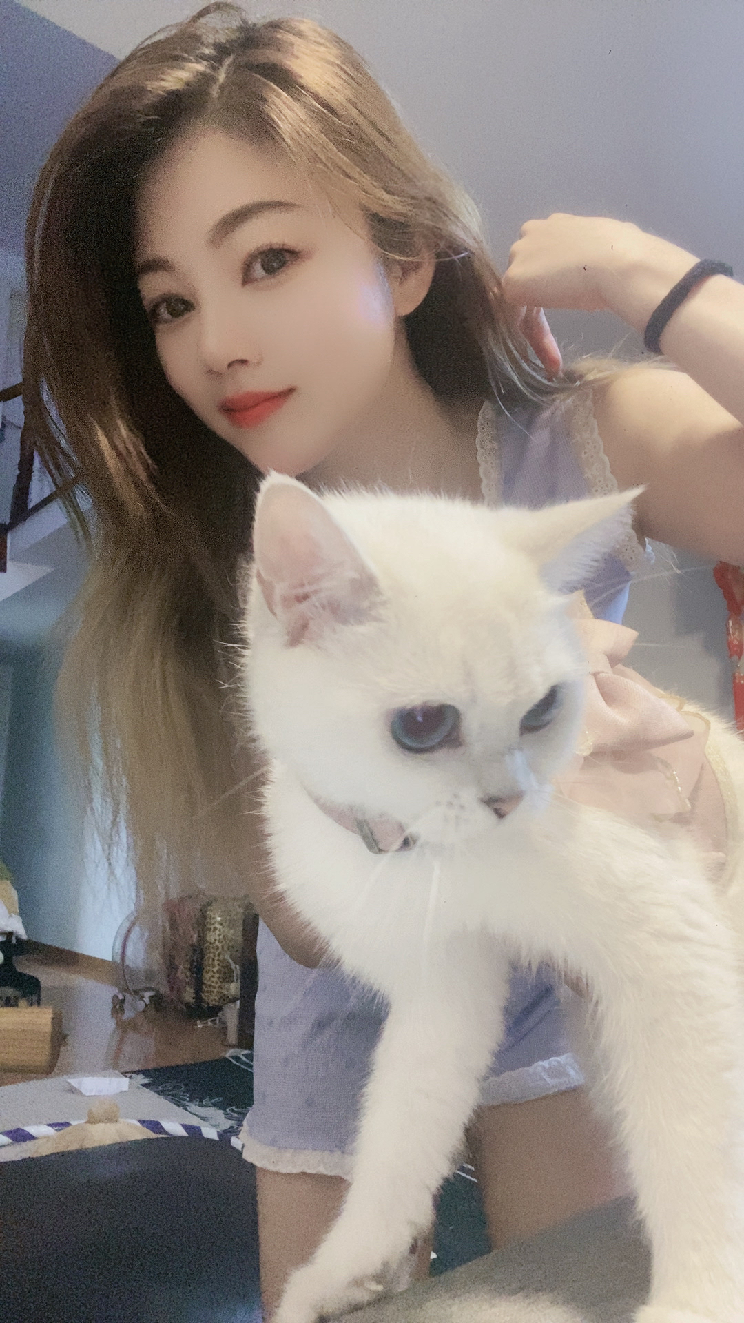 方仪💌十全十美主播图片