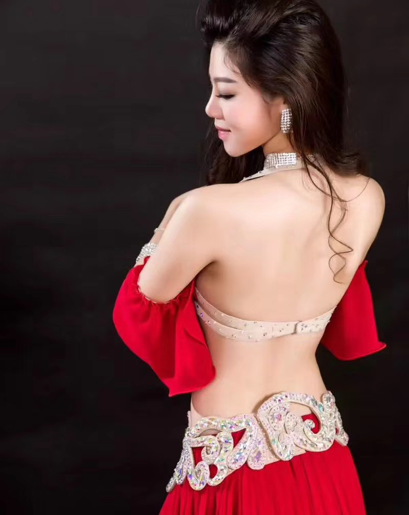 方仪💌十全十美主播图片