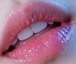 丑小鸭💞愿有一束光的主播照片