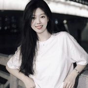 小洁喜欢唱歌