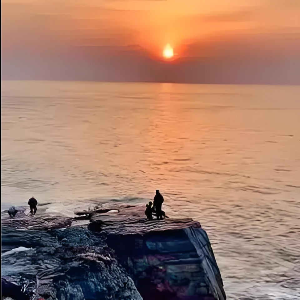 醉卧崂山看日出海报
