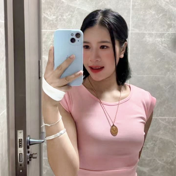 小🧊海报