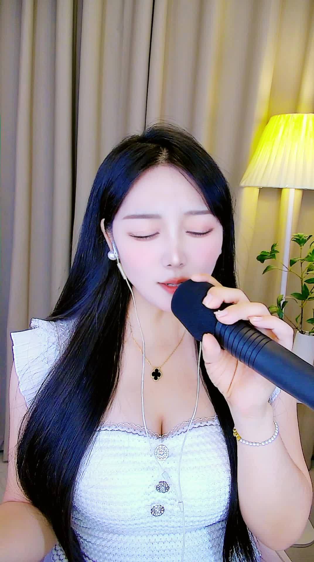 《庄周一生梦一蝶》