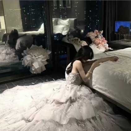 睡死的猪...海报