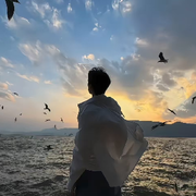 你是黎明枕上梦_的头像