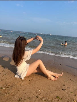 唐念念跪求百元榜的图片