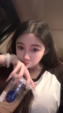 新人江丞丞的图片