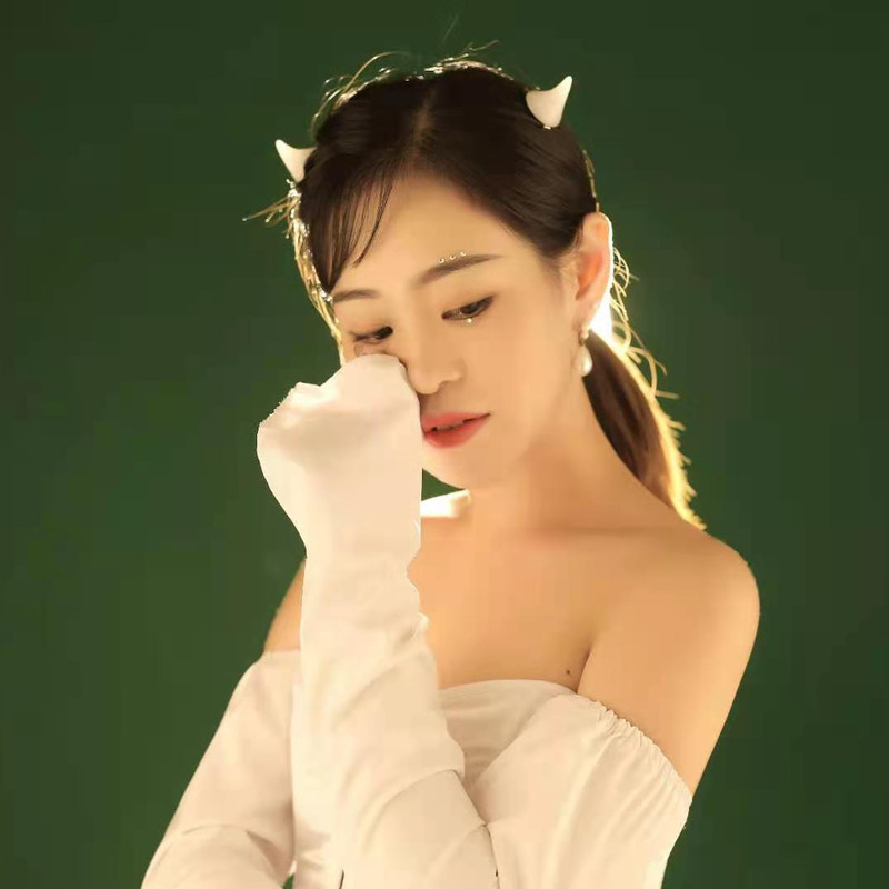 是小师妹呀海报