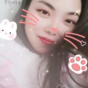 花恋风，风却吹落花。