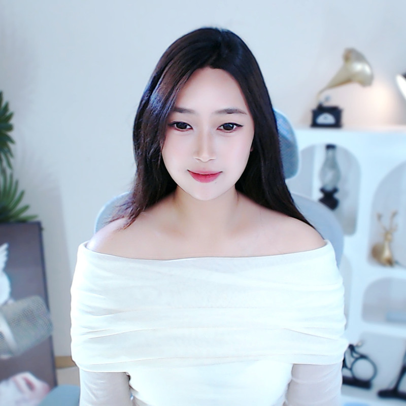 新人桃子~的直播间