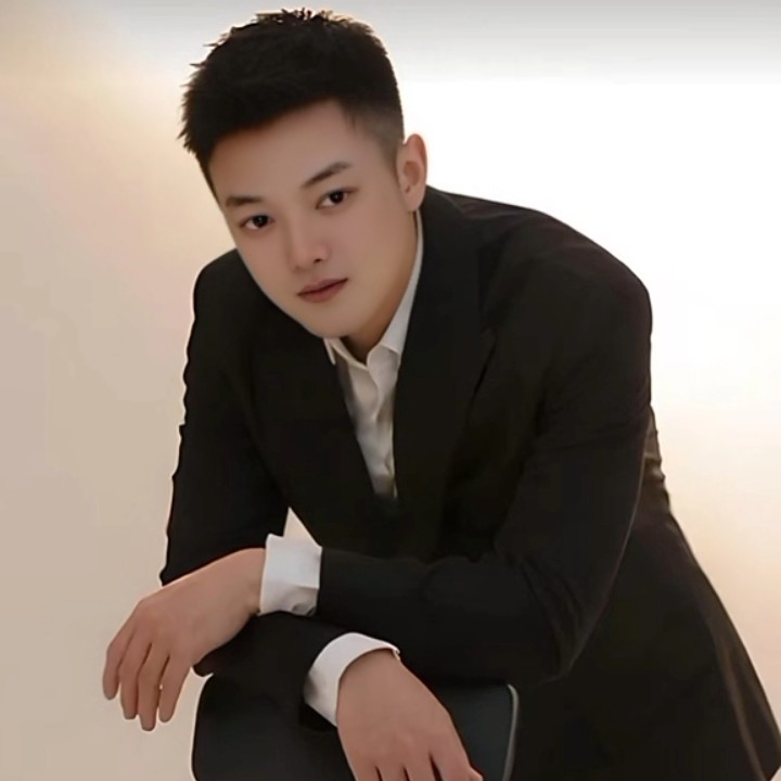 专属洛宝⇔海报