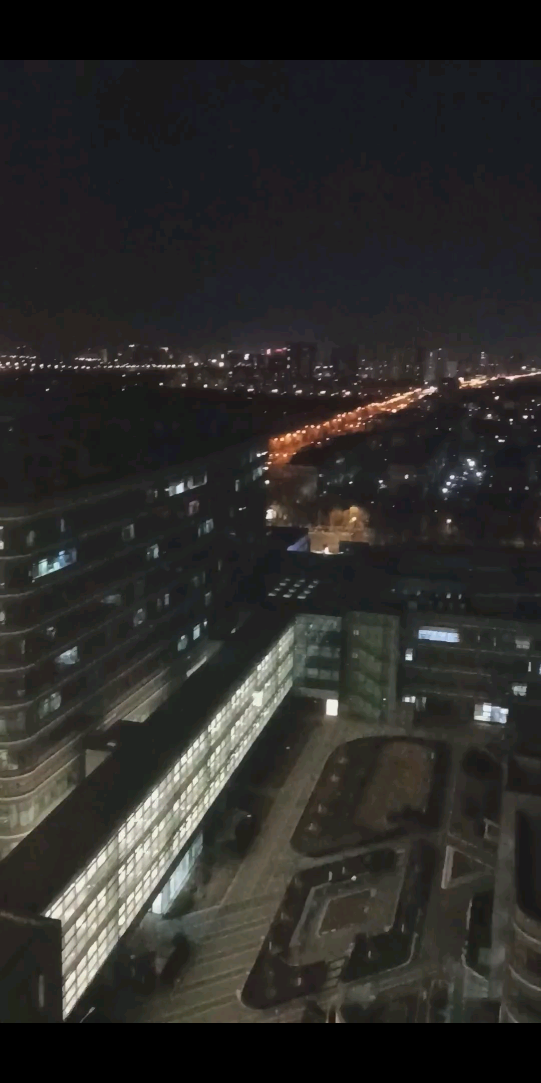 万千灯火，无一盏为我