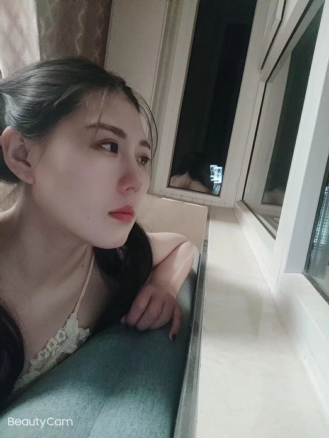 新人久月的主播照片