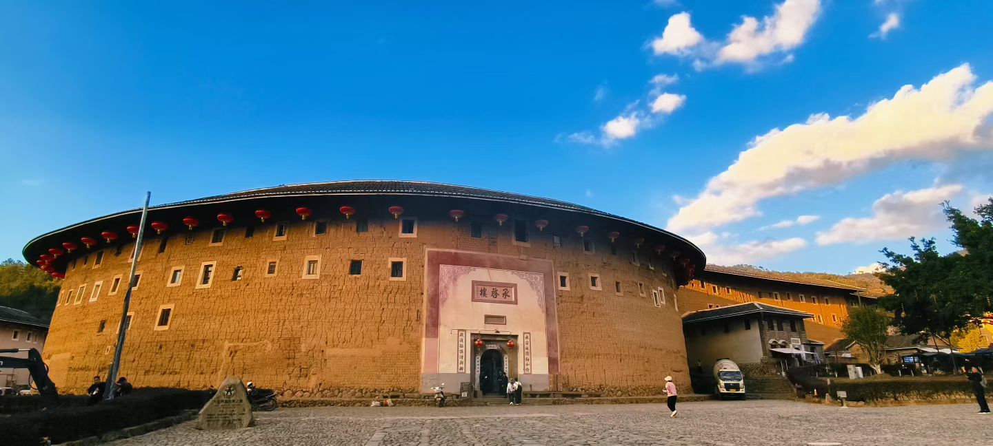 妞妞骑行西双版纳主播图片