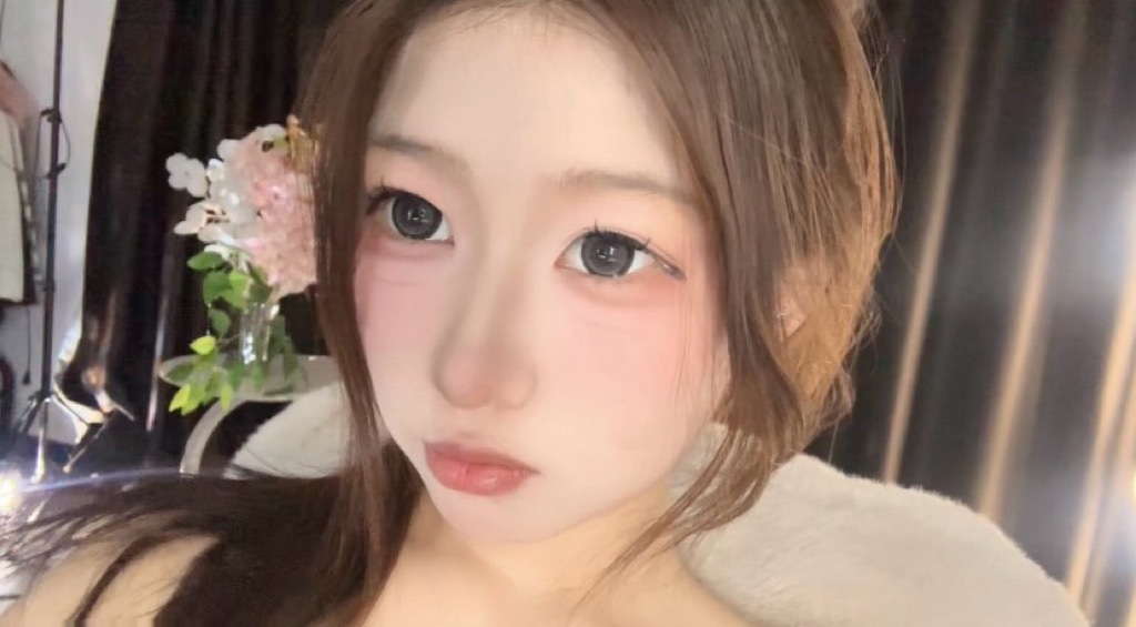 傻白甜、祝新年快乐主播图片