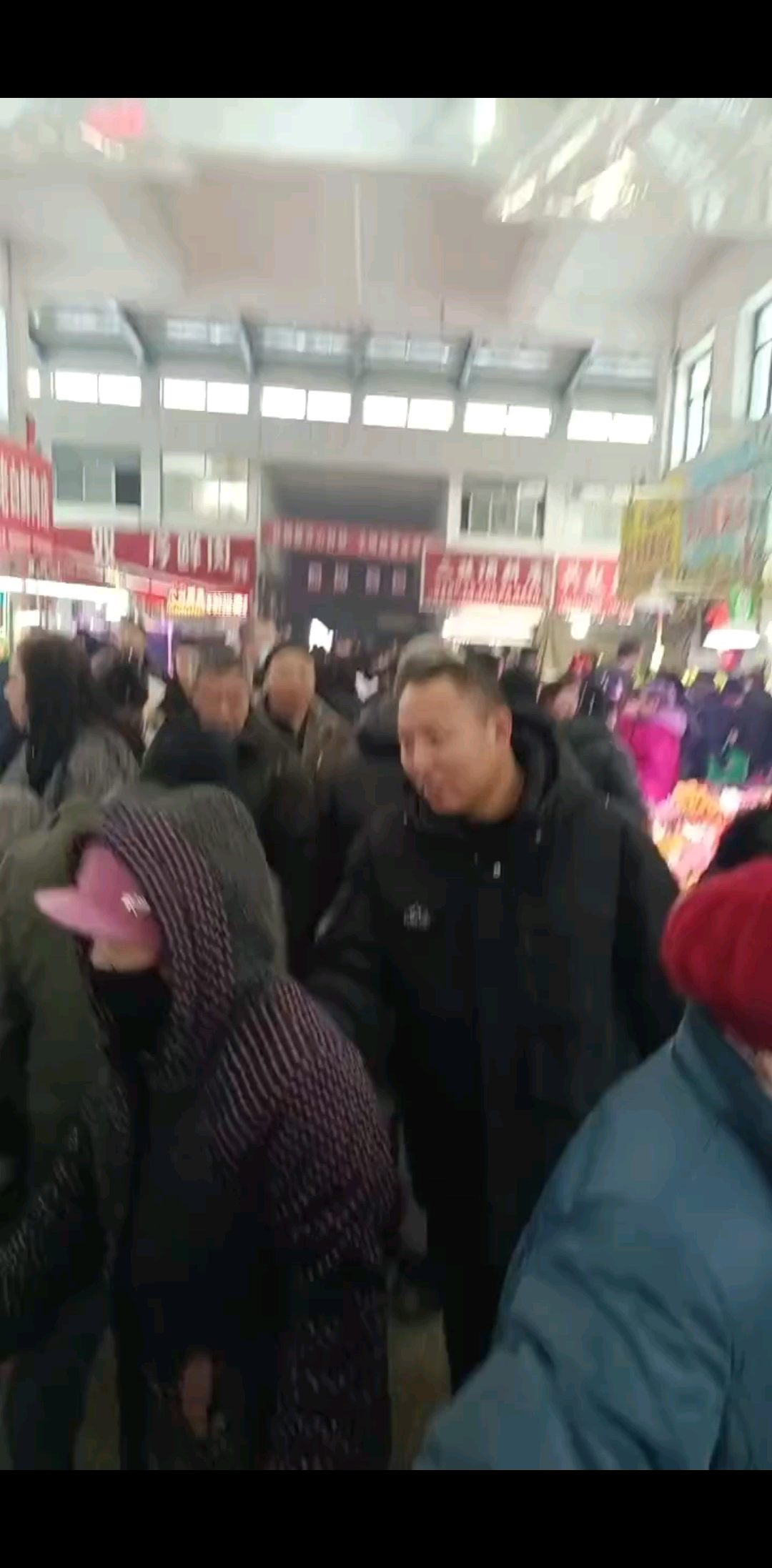 过年啦 人挤人呀