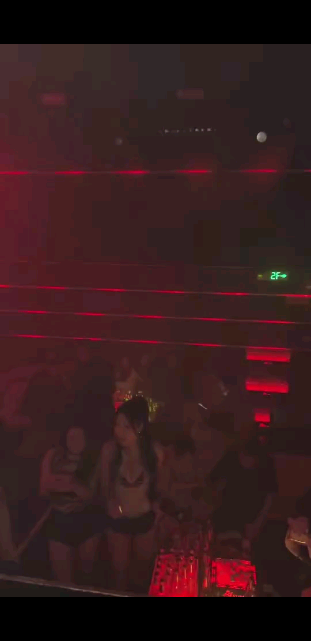 逼钱不花主打一个白漂