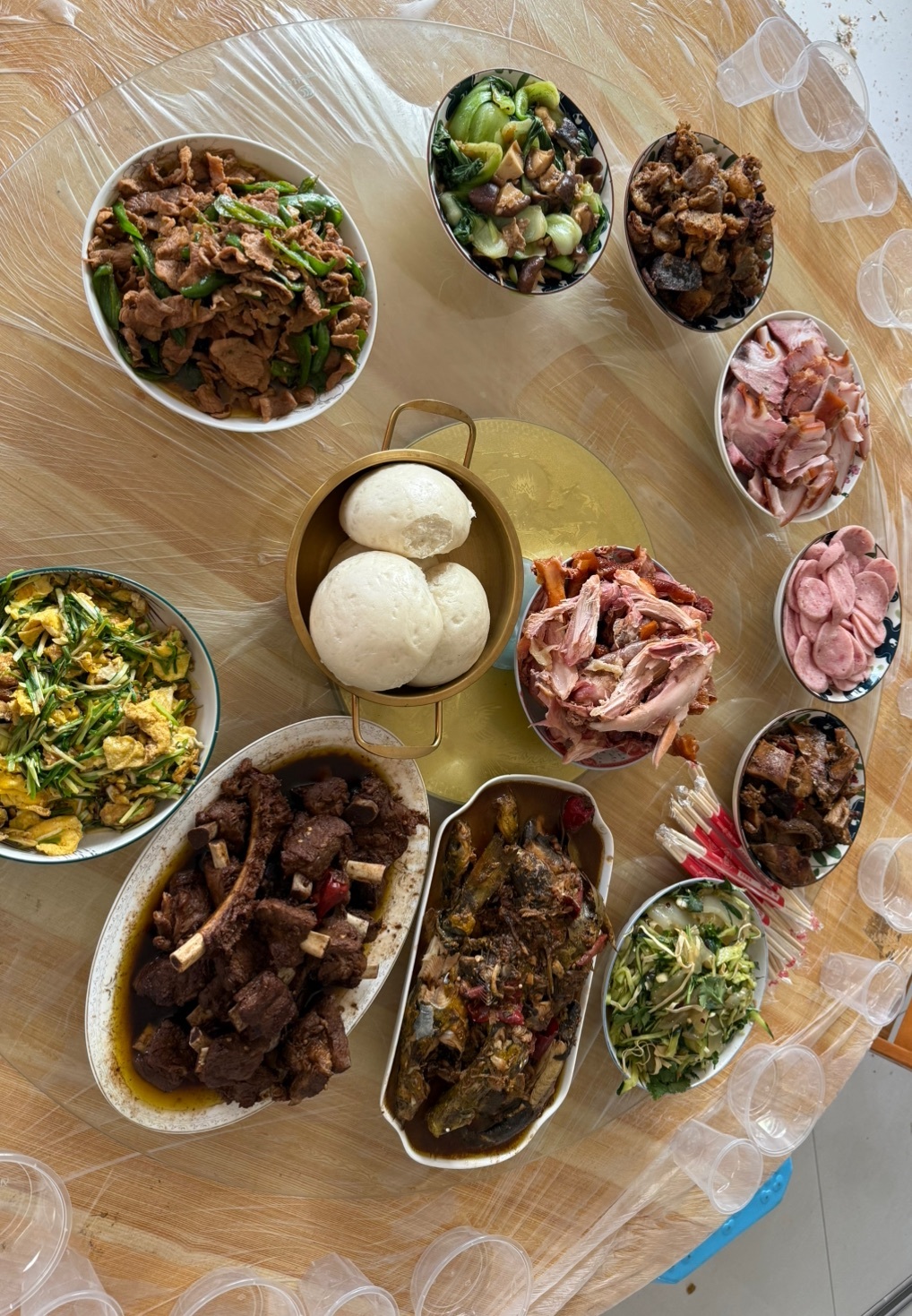 婷儿有事休的主播照片